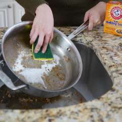 how to clean burnt pots and pans with baking soda