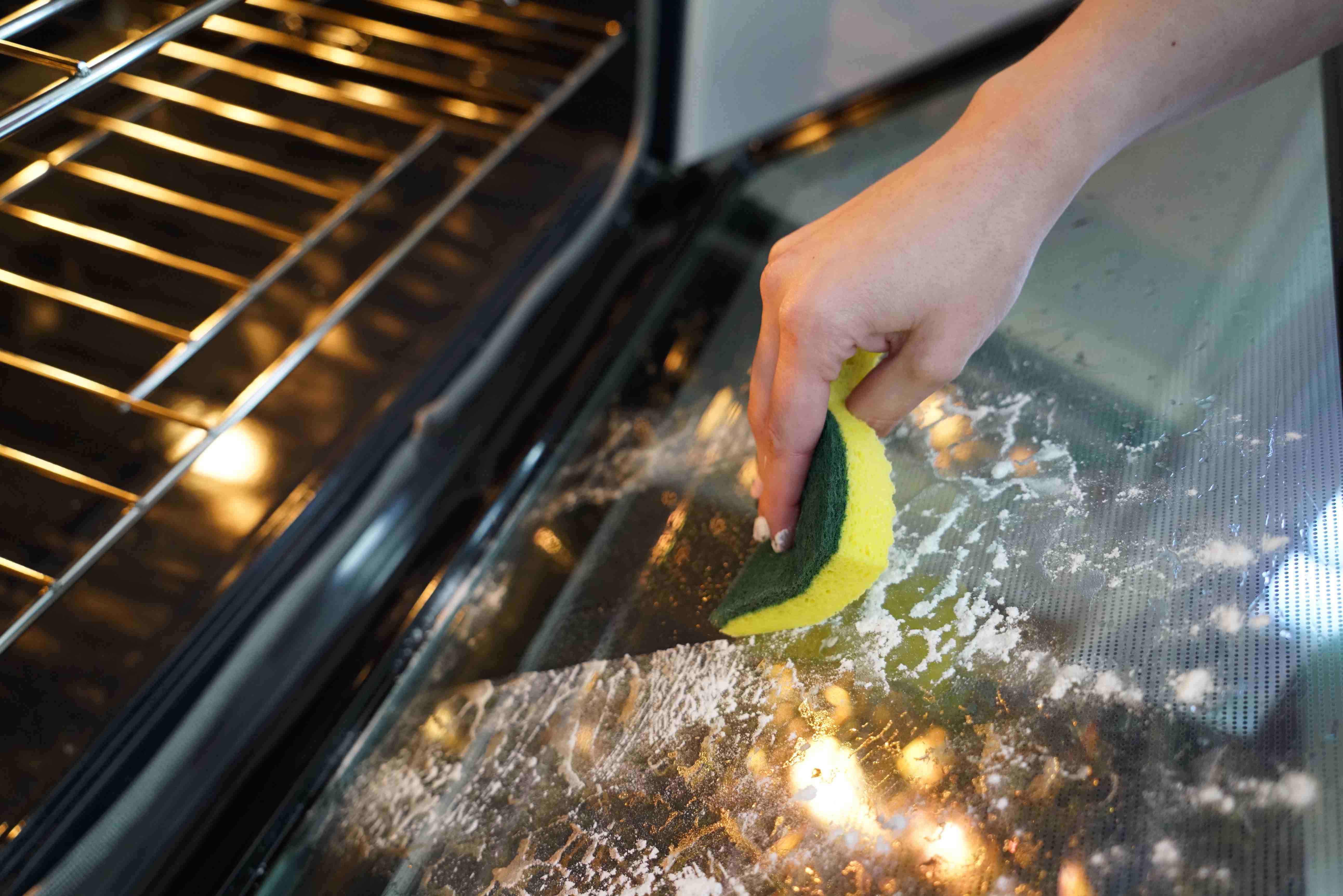 Clean Your Oven With Baking Soda