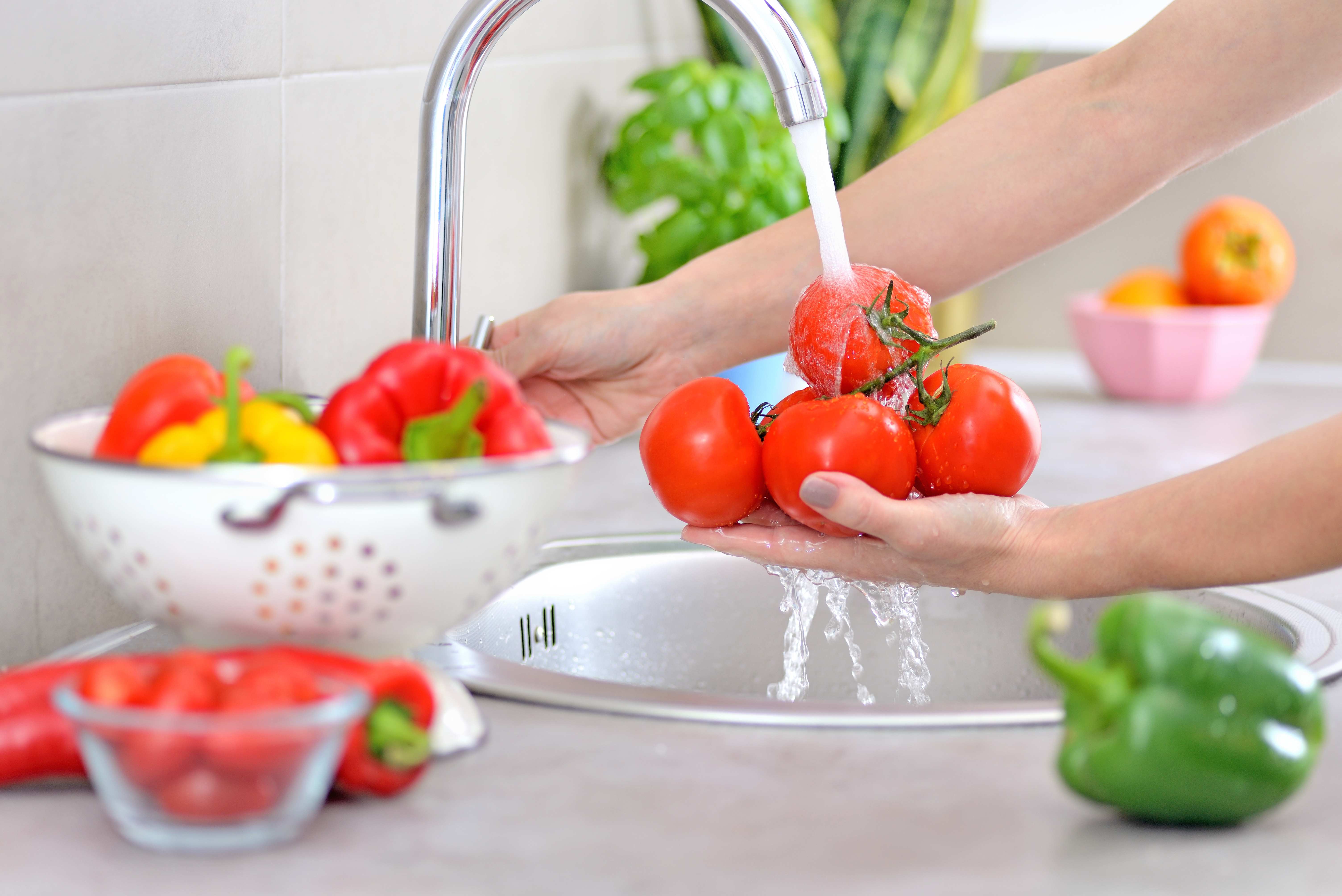 How to Make Fruit and Vegetable Wash (Photos & Instructions)